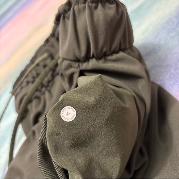 Lululemon Stretch High-Rise Jogger *Full Length
Dark Olive size 4 - Picture 8 of 9